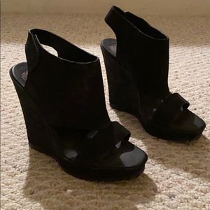 Black Wedges